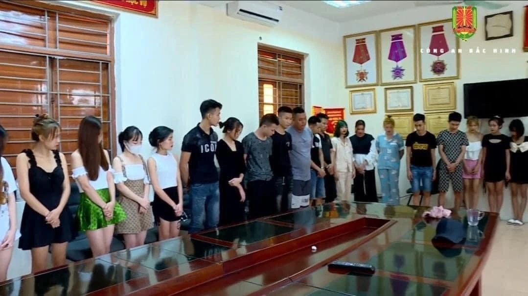 Tạm giữ 29 người dương tính với ma tuý  ở quán Karaoke Ruby KTV Bắc Ninh