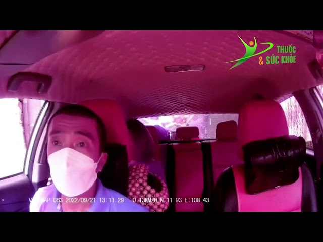 Video cô gái có hành vi thiếu văn hóa với Tài xế xe taxi